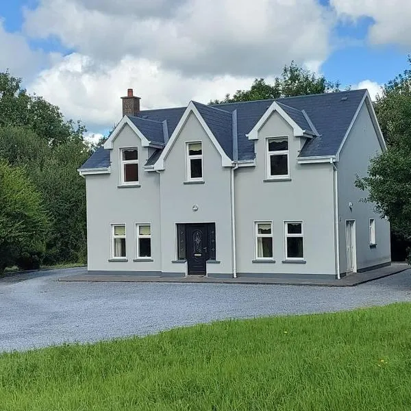 Home in Ennis，位于Newhall Cross Roads的酒店