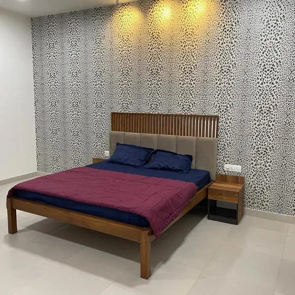 Royal Nest Premium - Viman Nagar- 1 km from Airport，位于浦那的酒店