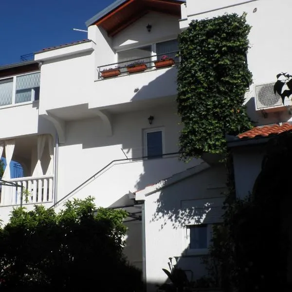 Apartments - Rooms VESNA，位于普利莫顿的酒店