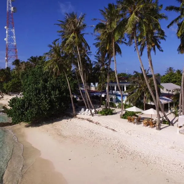 巴图塔马尔代夫海浪景观旅馆，位于Hudhuranfushi的酒店