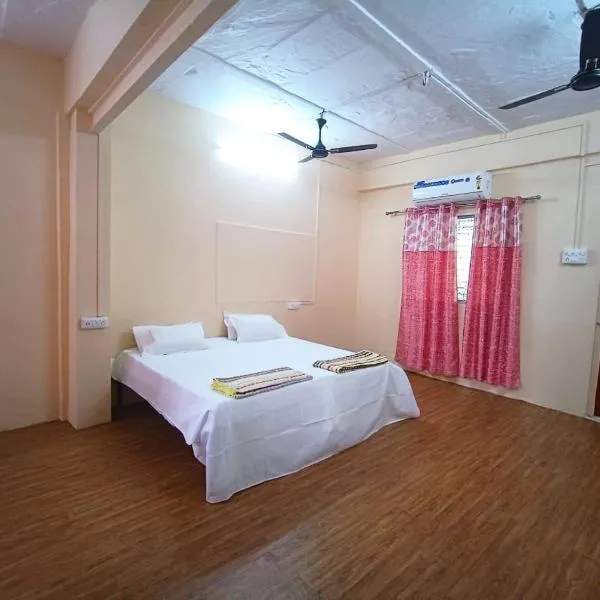 Nain Guest House，位于乌贾因的酒店