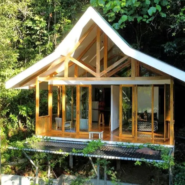 Remote Home near Secret Lagoon with Motorcycle，位于锡基霍尔的酒店