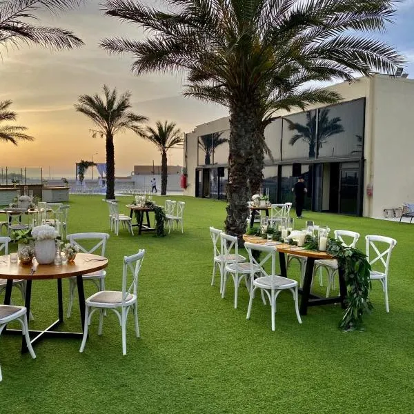 普雷格海滩Q村酒店，位于Sha‘ar Efrayim的酒店