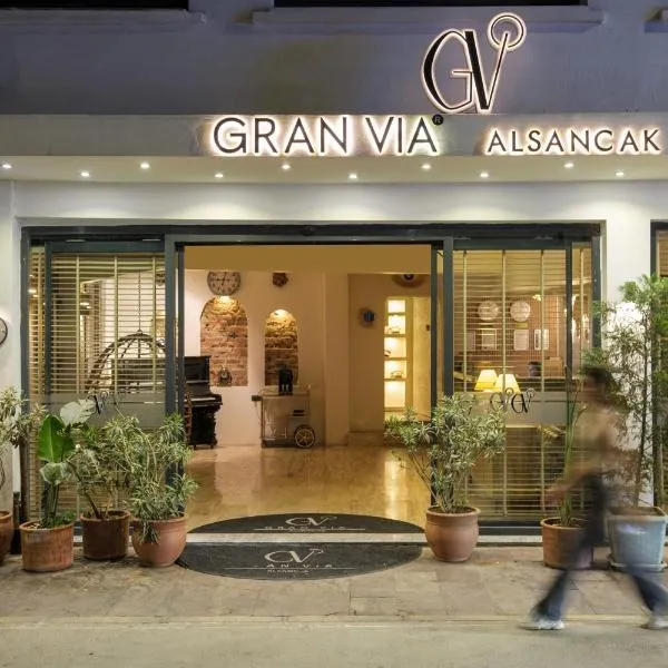 Gran Via Alsancak，位于Konak的酒店