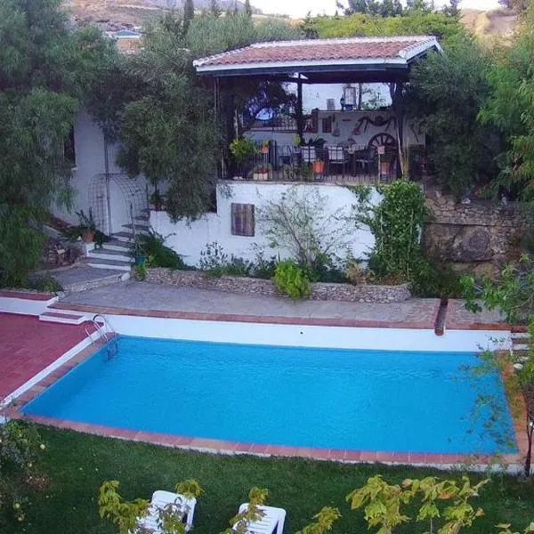 Casa de campo Fuencaliente, entorno natural, chimenea, piscina，位于Cañete la Real的酒店