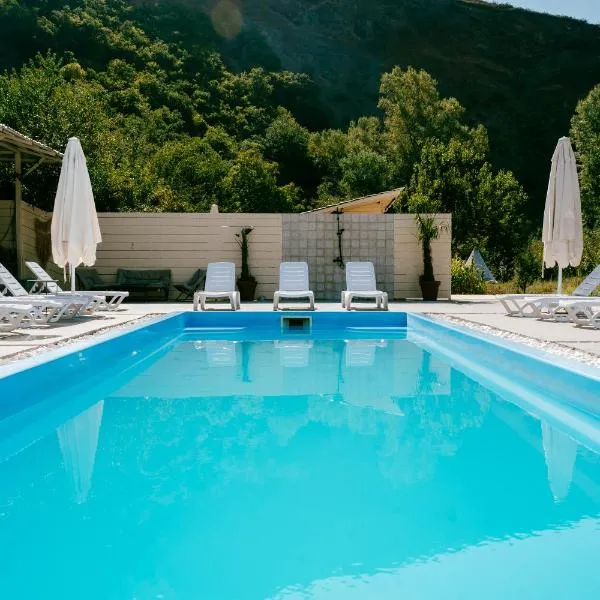 Gipsy Village Park Hotel，位于Bolnisi的酒店