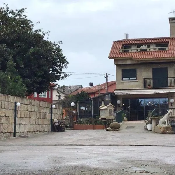 PENSION LUCERNA，位于维戈的酒店