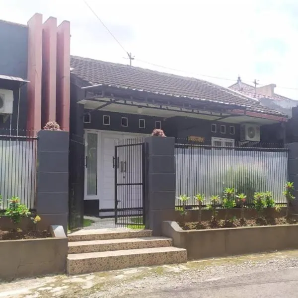 Endah Homestay Syariah，位于普禾加多的酒店