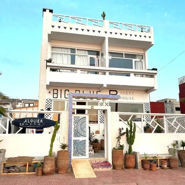 BIG BLUE guest house，位于Tamanar的酒店