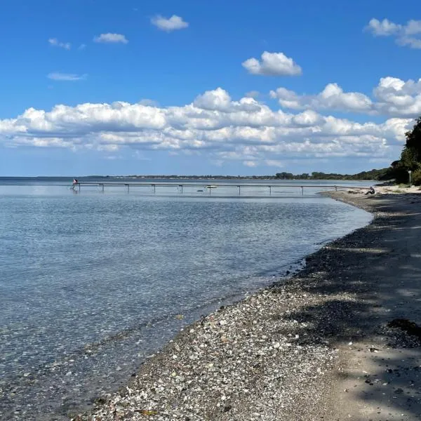 Ferielejlighed på Elmensbjerg，位于Voldby的酒店