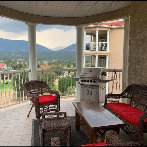Mountain View Vacation Villa Main Floor Unit, No Stairs，位于费尔蒙特温泉的酒店