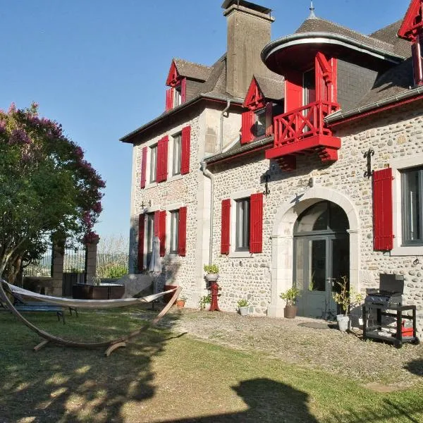 Les Tanalis - Chambres d'hôtes & Gîte，位于Moncayolle-Larrory-Mendibieu的酒店