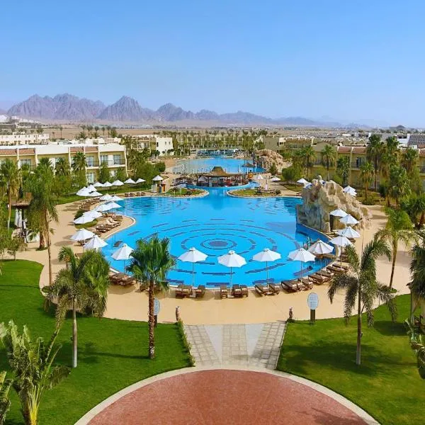 DoubleTree by Hilton Sharks Bay Resort，位于El-Gharqâna的酒店