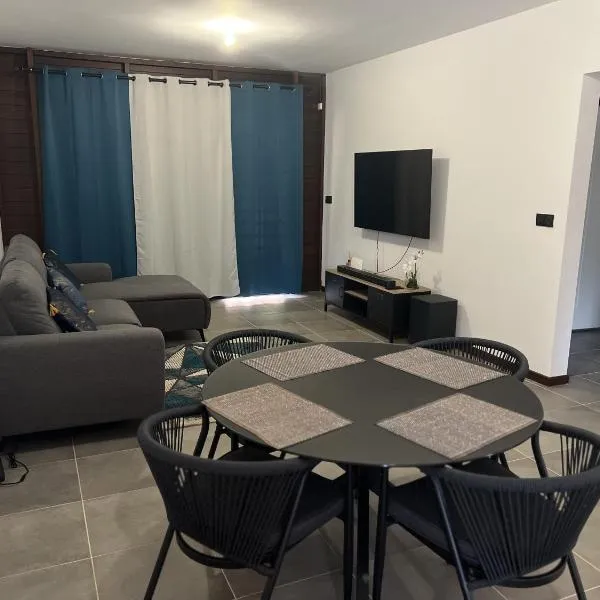 APPARTEMENT T3 COSY et PAISIBLE avec JARDIN à REMIRE-MONTJOLY，位于Roura的酒店