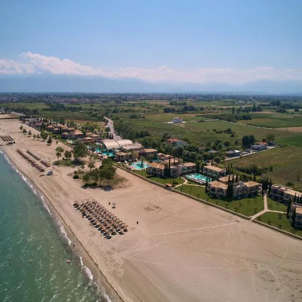 Mediterranean Village Hotel & Spa，位于帕拉利亚卡泰里尼斯的酒店