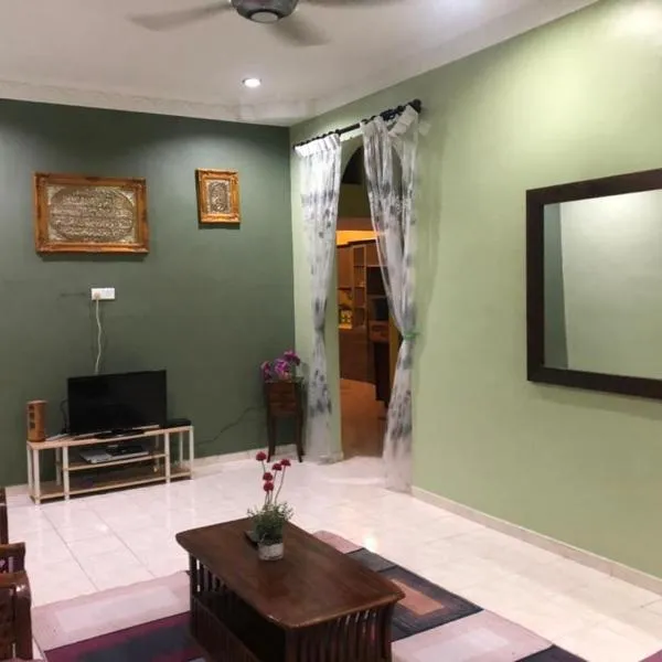 KJ Homestay Balok Kuantan，位于Kampong Chengal Lempong的酒店