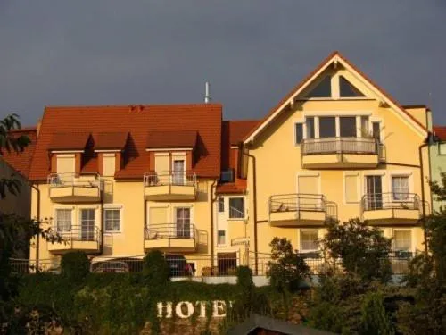 城堡酒店，位于迪波尔迪斯瓦尔德的酒店