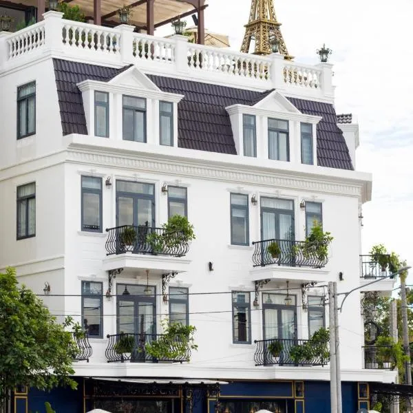 Paris Hotel & Cafe，位于Ấp Mỹ Thới (5)的酒店