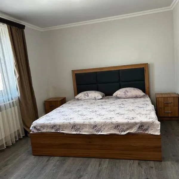 1Cosy apartment near airport EVN，位于埃里温的酒店