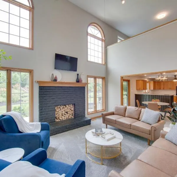 Game Room and Covered Patio Hummelstown Hideaway，位于洪美尔斯镇的酒店