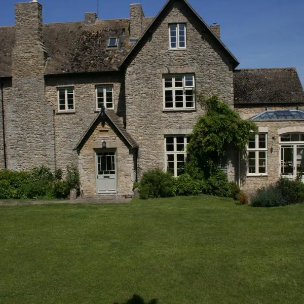 Helmdon House Bed and Breakfast，位于Hinton in the Hedges的酒店