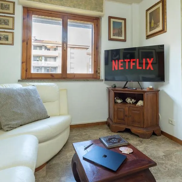 Shell Apartment - Spazioso Attico Con WiFi Gratuito e Posto Auto，位于佩鲁贾的酒店