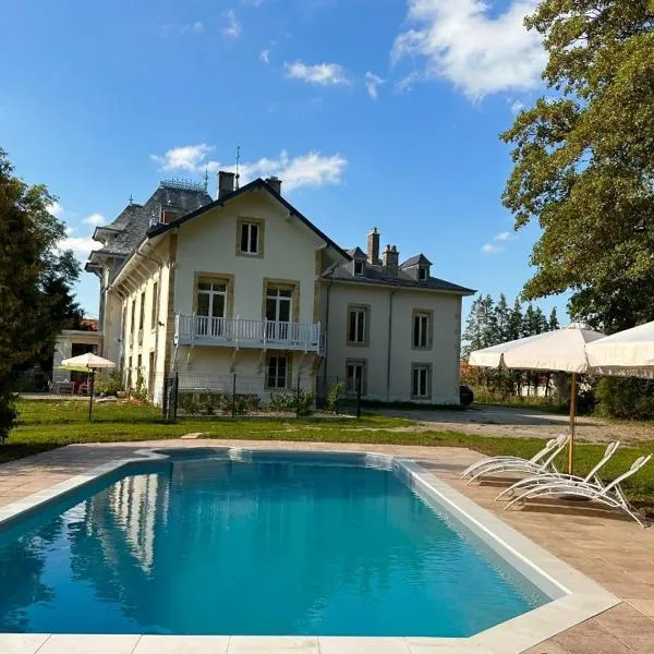 Château Viéndal proche Vittel et Contrexéville，位于Sauville的酒店