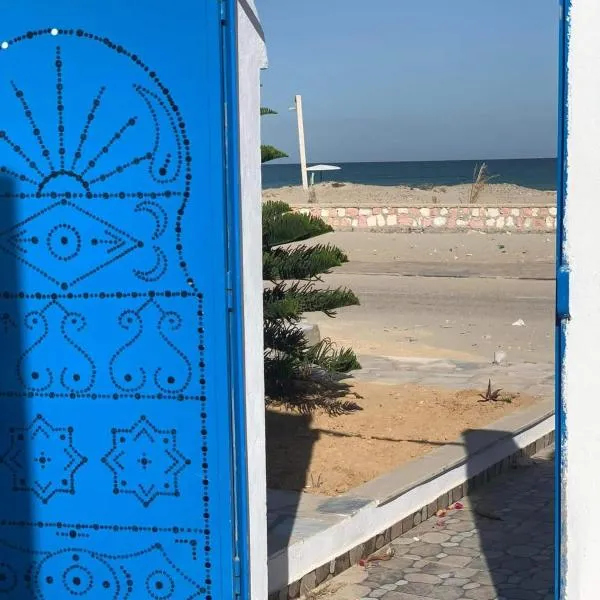 Holiday home by the sea, Gabes，位于Al Maţwīyah的酒店