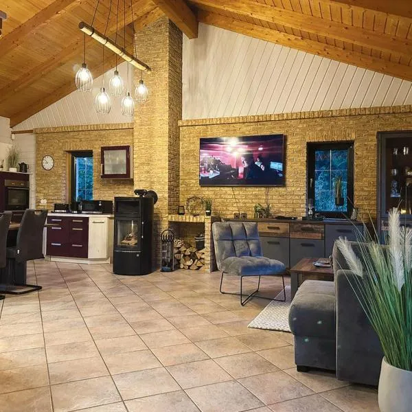 Ferienhaus Am Hang, Sky-Entertainment, DAZN, Carport, alles Barrierefrei，位于布兰肯堡的酒店