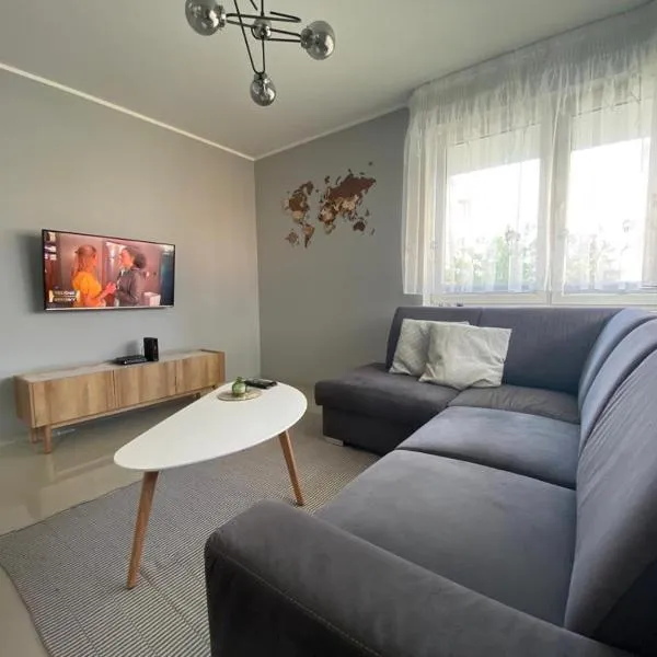 Rose Apartament，位于Brwinów的酒店