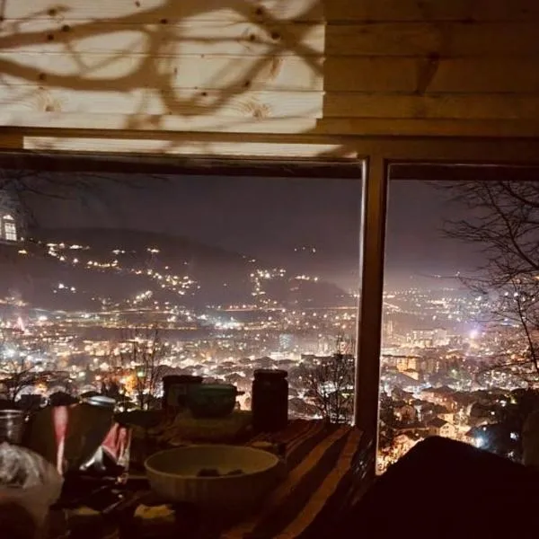 Vikendica VIDIKOVAC na Piramidi Sunca，位于维索科的酒店