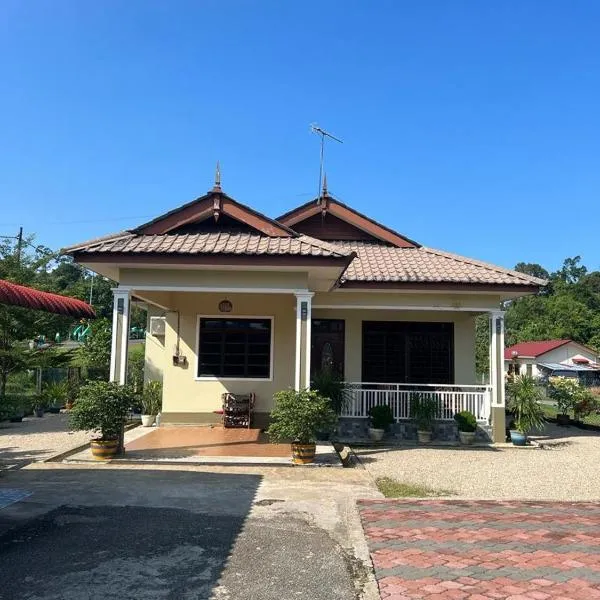 Homestay Nukman Bukit Besi，位于Kampong Kuala Talam的酒店