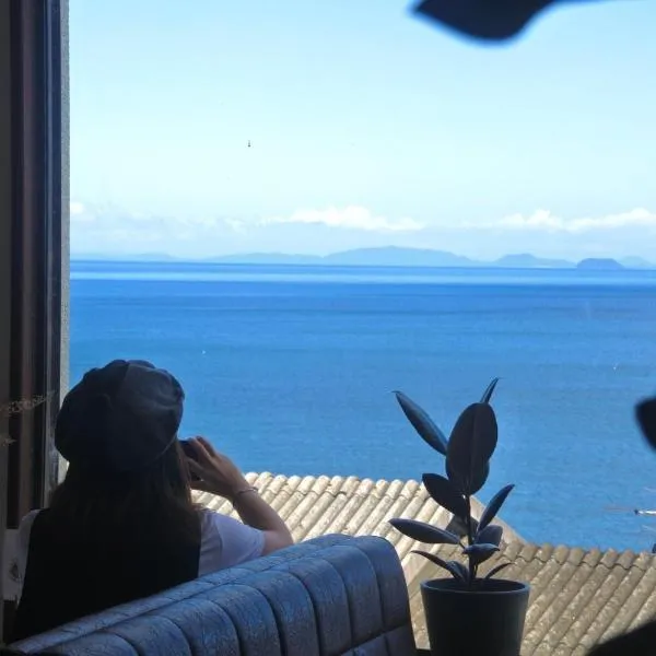 海に恋する泊まれる喫茶店 ポパイ，位于Uchiko的酒店