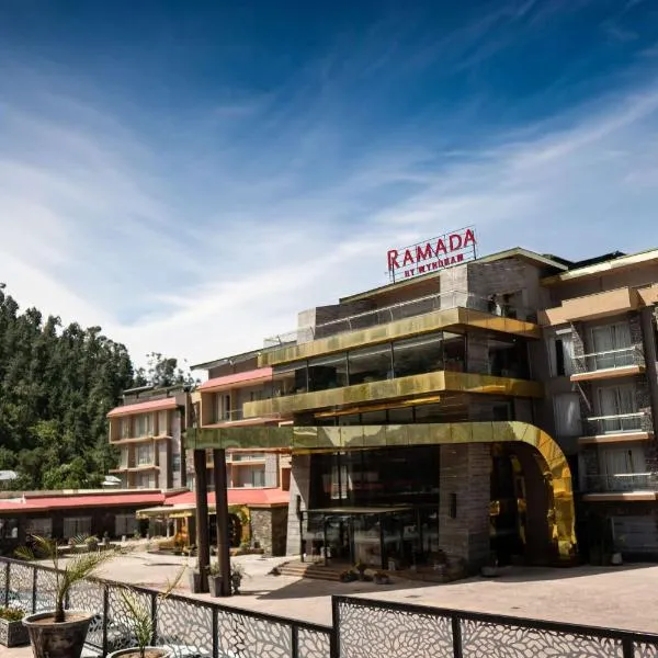 Ramada by Wyndham Murree Lower Topa Resort，位于Ban的酒店