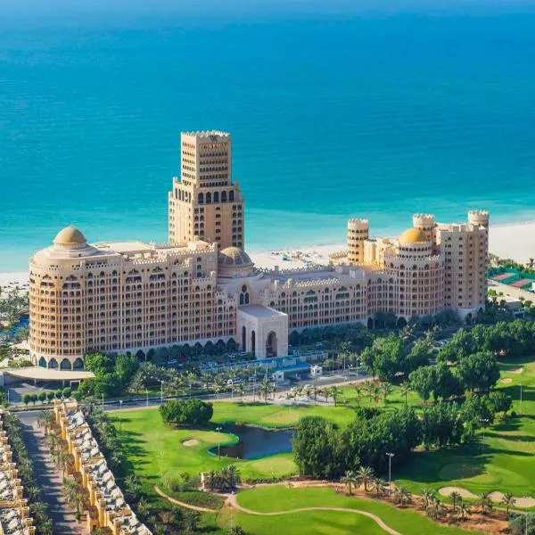 哈伊马角华尔道夫酒店，位于Al Jazirah al Hamra'的酒店