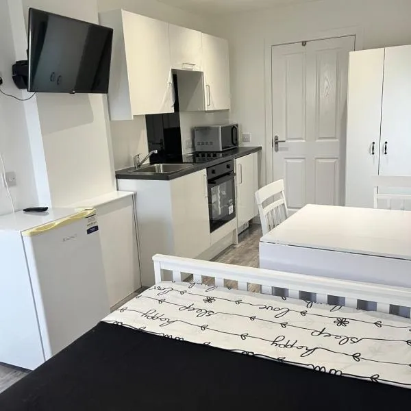 Modern Comfy One Bed Apartment - Free Parking，位于柯金蒂洛赫的酒店