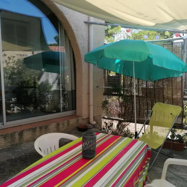 Studio bord de mer équipé air conditionné 1min de la plage，位于卢米奥的酒店