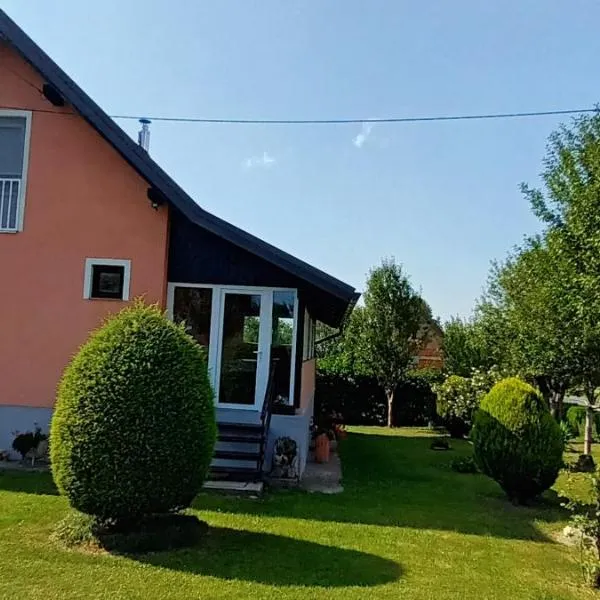 Holiday Home Vukovic，位于Plaški的酒店