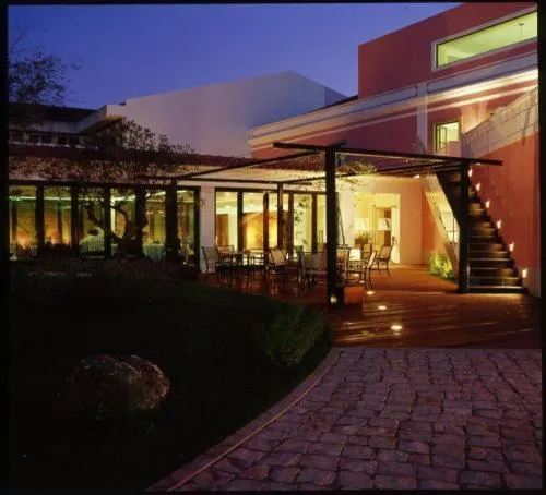 阿赛兹酒店，位于Silveiras的酒店