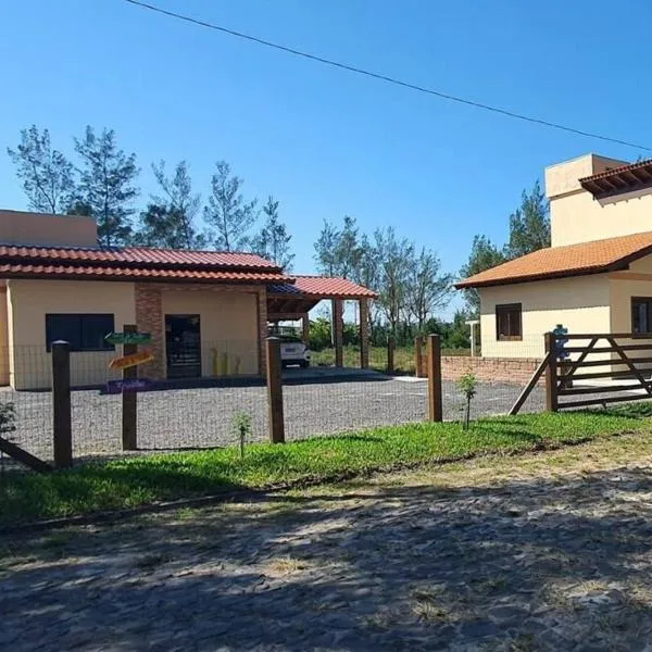 Casa de Praia- Village Dunnas- Bal. Gaivota-SC，位于Sombrio的酒店