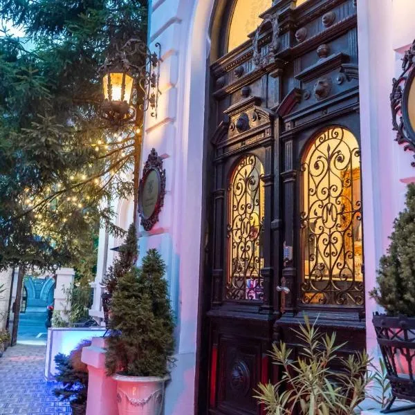 Conacul Coroanei Luxury Boutique,位于布加勒斯特的酒店