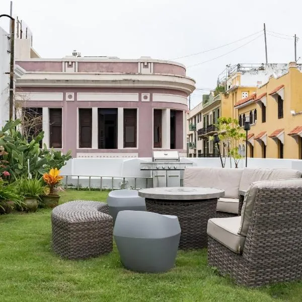 Luxury Home - Rooftop Garden - Heart of Old San Juan，位于多拉多的酒店