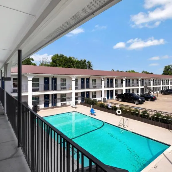 Studio 6-Bryan, TX - University Area，位于布赖恩的酒店
