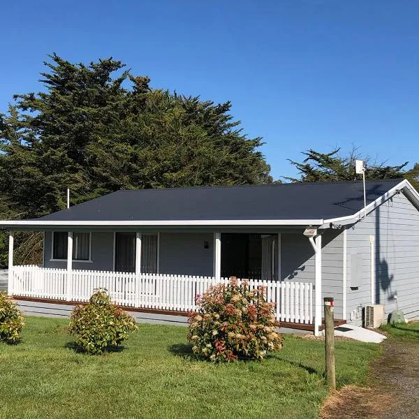 Tranquil, modern self-contained cottage，位于Scarsdale的酒店