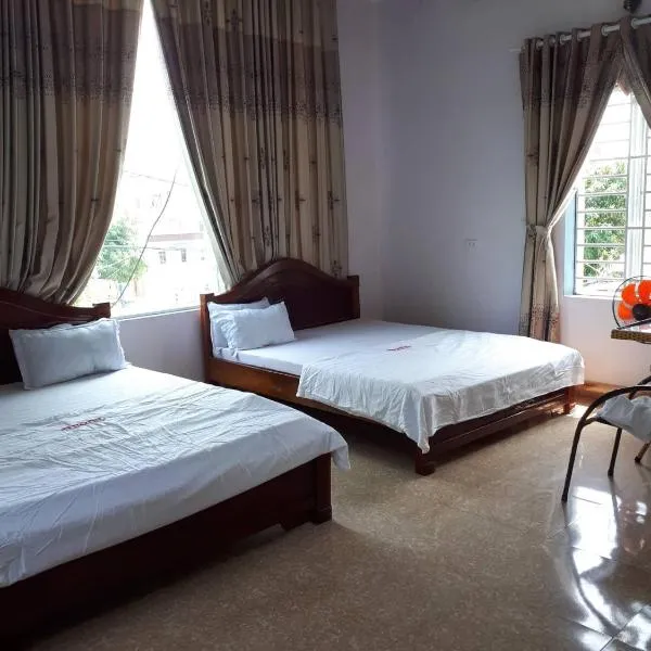 Nhà nghỉ 99，位于Can Lộc的酒店