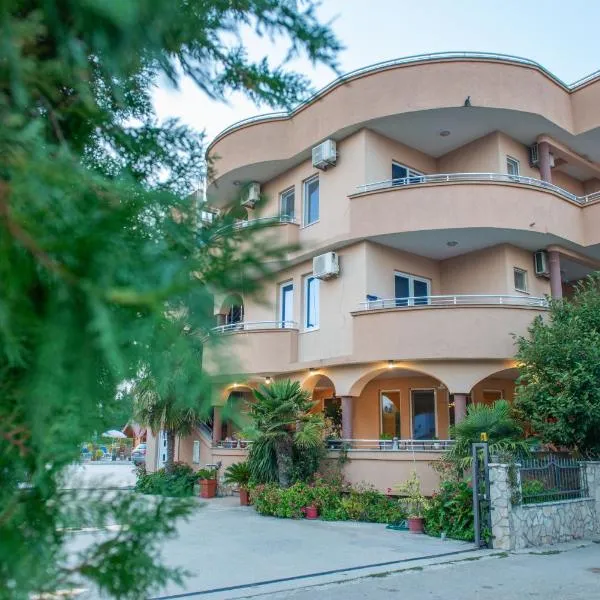 Apartments and bungalow Casa Palma，位于Sveti Nikola的酒店