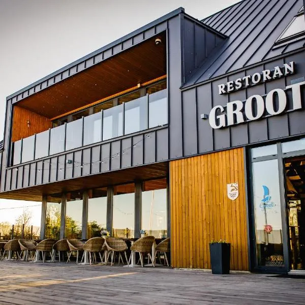 Varbla sadam ja restoran Groot，位于Uue-Varbla的酒店