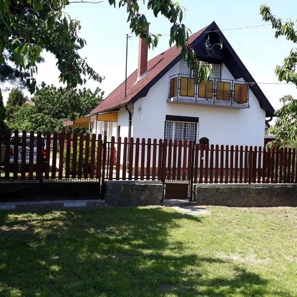 Szilva Apartman，位于Fertőszentmiklós的酒店