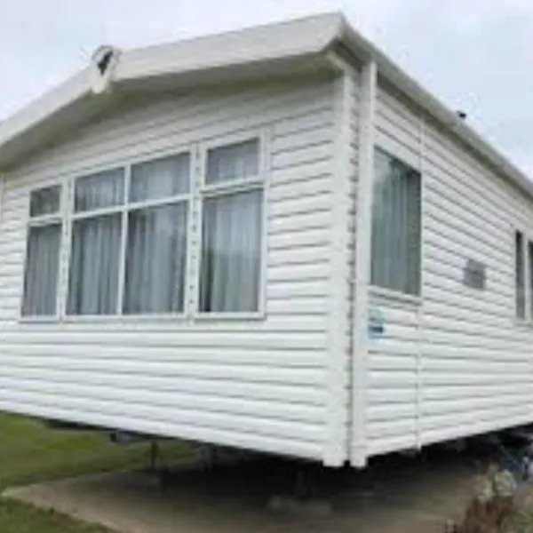 Caravan 4 - Cambrian Coast Caravan Park，位于Llwyngwril的酒店