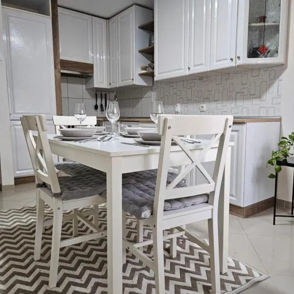 Epicentar apartment，位于洛兹尼察的酒店